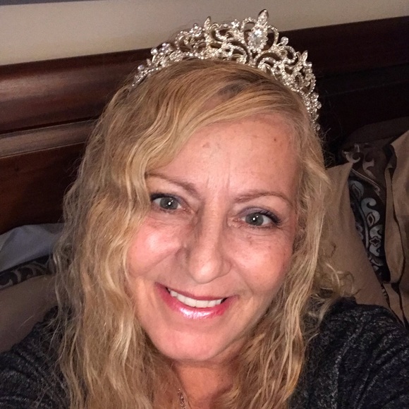 Meet your Posher, Michelle - Picture 1 of 1